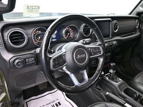 Used 2022 Jeep Wrangler Unlimited Sahara AWD/4WD image 25