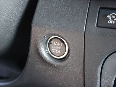 Used 2025 Nissan Frontier SV image 35