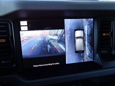 Used 2023 Ford Bronco Badlands image 14