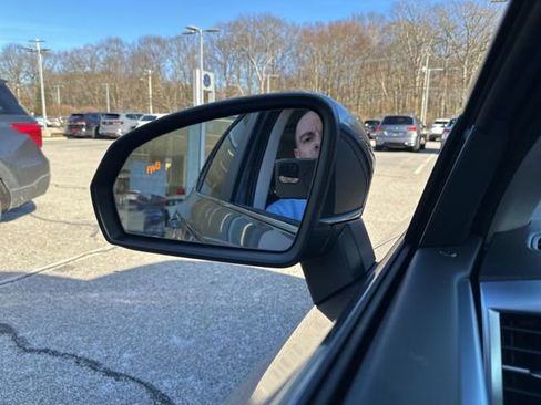 New 2026 Volkswagen Taos SE image 14