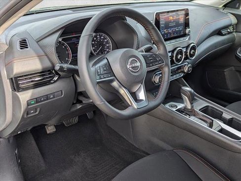 Used 2025 Nissan Sentra SR image 10