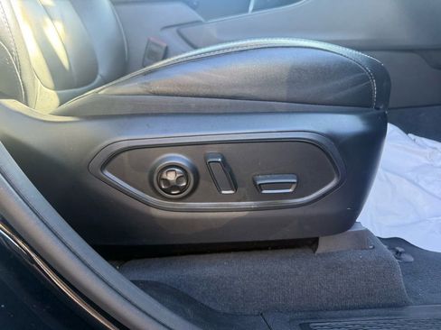 Used 2023 Jeep Grand Cherokee Limited image 15