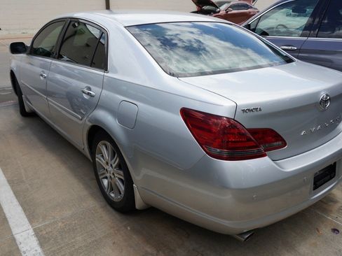 Used 2008 Toyota Avalon Limited FWD image 6
