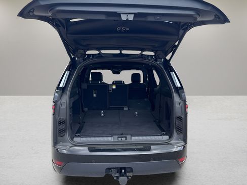 Used 2024 Land Rover Discovery Dynamic SE AWD/4WD image 8
