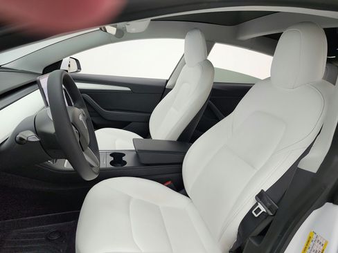 Used 2021 Tesla Model 3 Standard Range Plus RWD image 10