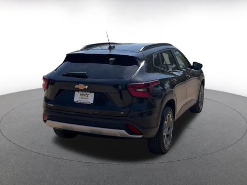 Used 2025 Chevrolet Trax LT image 14