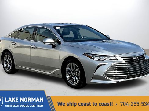 Used 2019 Toyota Avalon XLE image 1
