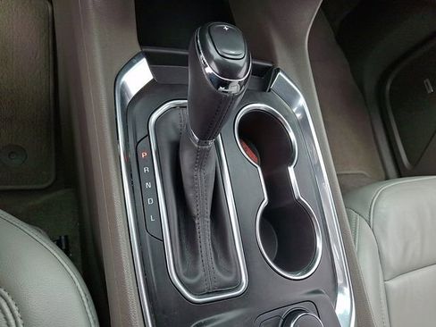 Used 2018 Chevrolet Traverse LT FWD image 16