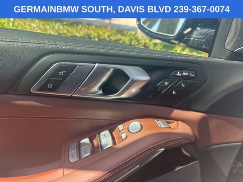 Used 2025 BMW X7 M60i AWD/4WD image 36