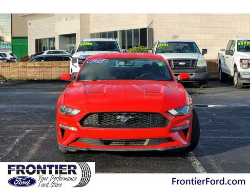 Used 2020 Ford Mustang Coupe image 3