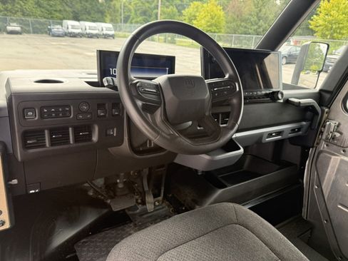 Used 2024 Chevrolet Brightdrop 600 w/ Commercial Equipment Package AWD/4WD image 14