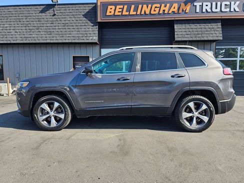 Used 2019 Jeep Cherokee Limited w/ Technology Group AWD/4WD image 2
