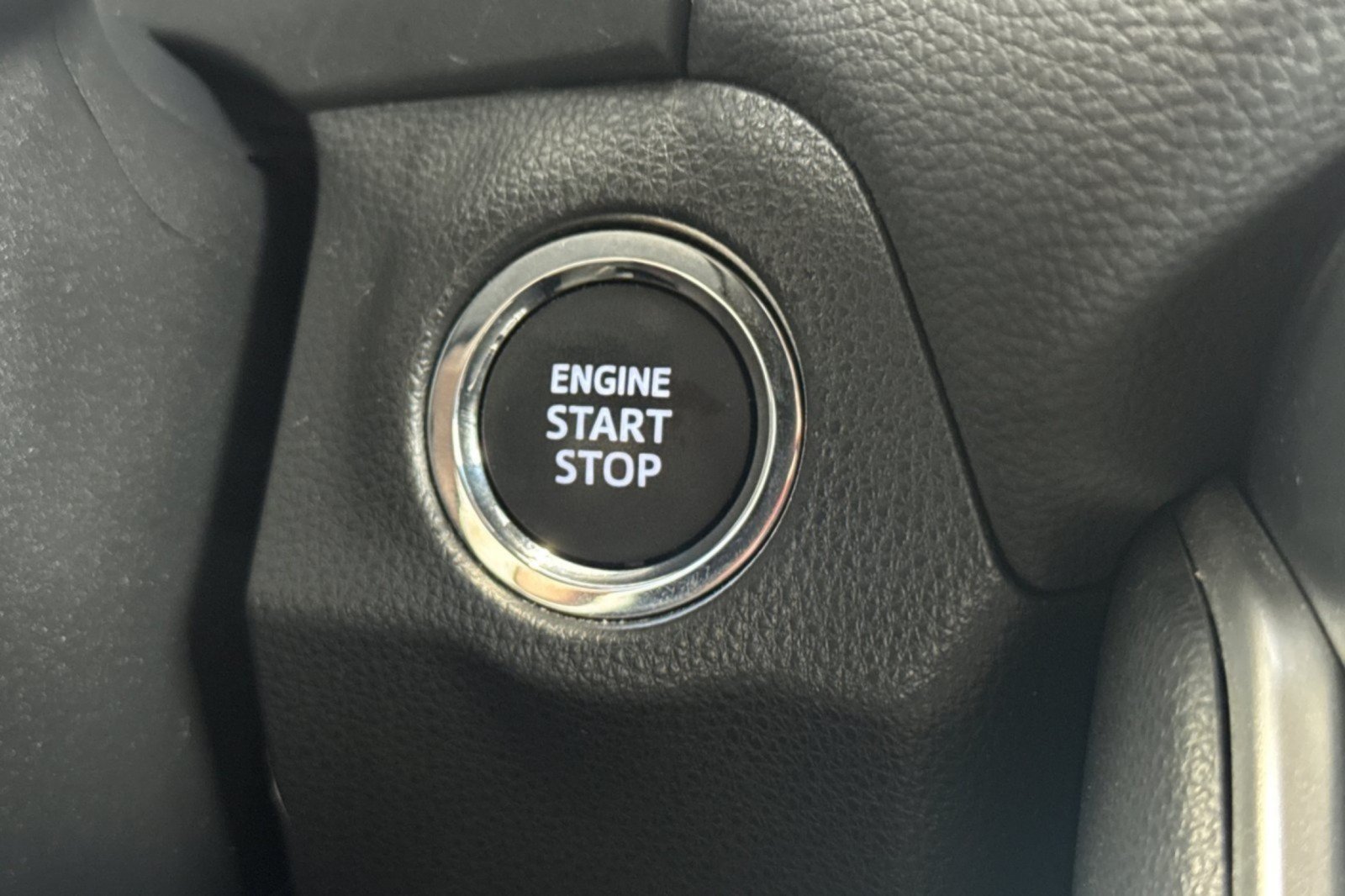 Certified 2025 Toyota RAV4 XLE FWD image 21