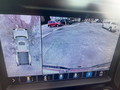 Used 2022 GMC Sierra 3500 Denali image 10