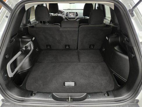 Used 2016 Jeep Cherokee Latitude w/ Comfort/Convenience Group image 10