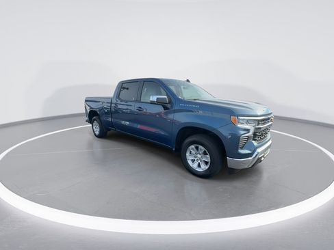 Used 2024 Chevrolet Silverado 1500 LT w/ Leather Package image 2