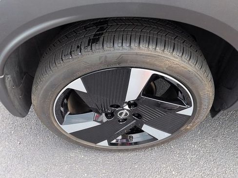 Used 2025 Nissan Kicks SR FWD image 9