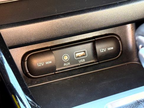 Used 2019 Kia Forte S image 29