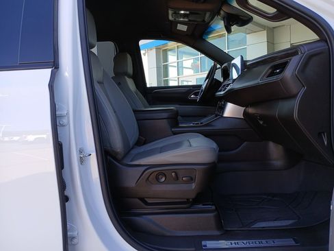 Certified 2024 Chevrolet Suburban Z71 w/ Luxury Package AWD/4WD image 29