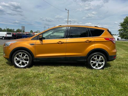 Used 2016 Ford Escape Titanium w/ Equipment Group 301A AWD/4WD image 8
