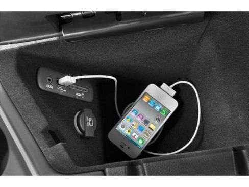 Used 2015 Dodge Challenger SXT RWD image 33