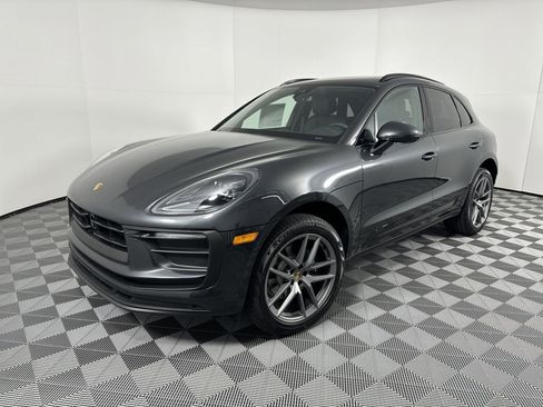 Certified 2025 Porsche Macan image 1