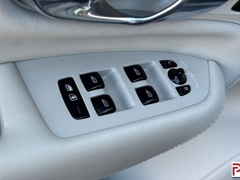 Used 2025 Volvo XC90 B6 Plus w/ Protection Package Premier image 12