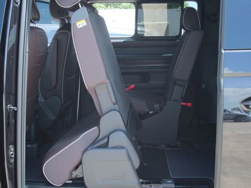 New 2025 Volkswagen ID. Buzz Pro S image 17