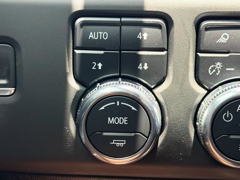 Used 2024 GMC Sierra 1500 Denali AWD/4WD image 29
