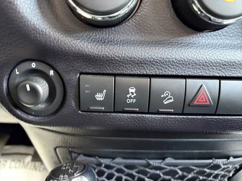 Used 2014 Jeep Wrangler Unlimited Rubicon w/ Connectivity Group image 22