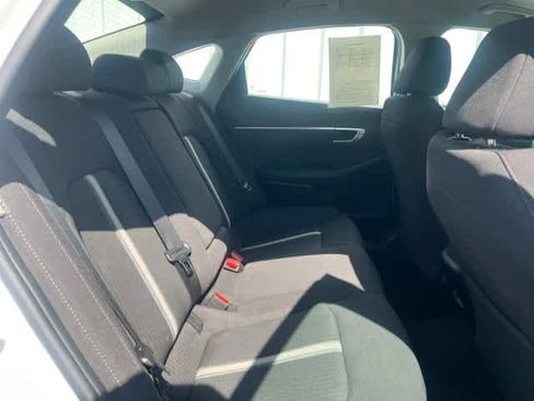 Used 2022 Hyundai Sonata SEL w/ Preferred Accessory Package image 16