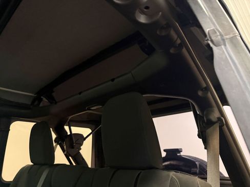 Used 2019 Jeep Wrangler Unlimited Sport S AWD/4WD image 9