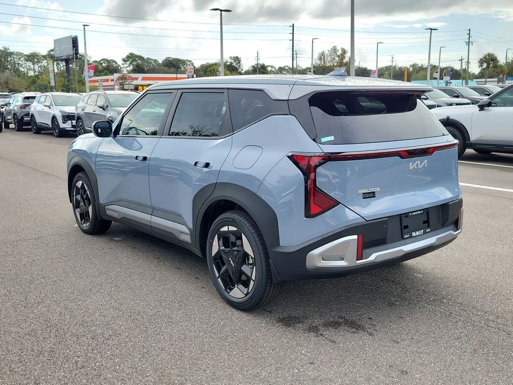 New 2027 Kia Seltos EX FWD image 4
