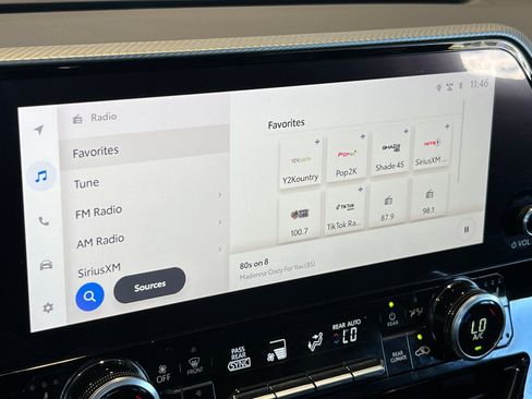 Used 2024 Toyota Highlander Platinum image 19