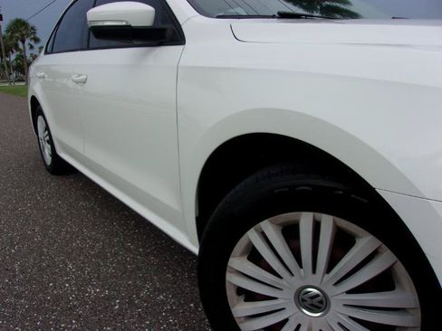 Used 2014 Volkswagen Passat 1.8T S FWD image 4