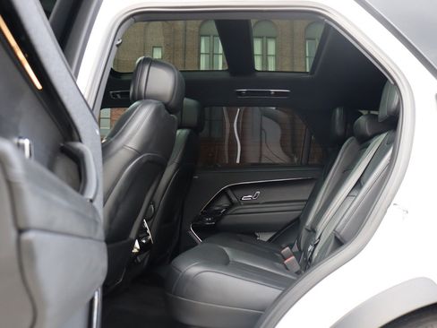 Used 2025 Land Rover Range Rover Sport SE AWD/4WD image 16