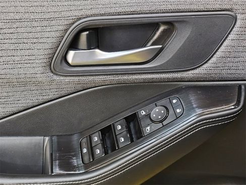 Used 2022 Nissan Rogue SV image 23