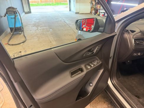 Used 2024 Chevrolet Equinox RS w/ LPO, Floor Liner Package AWD/4WD image 9