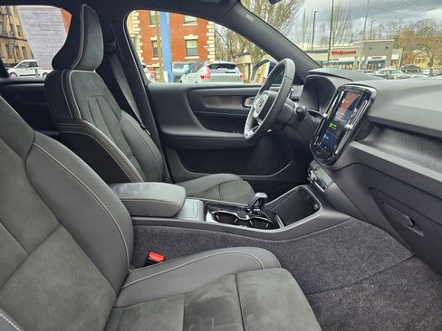 Certified 2023 Volvo XC40 Recharge Ultimate image 10