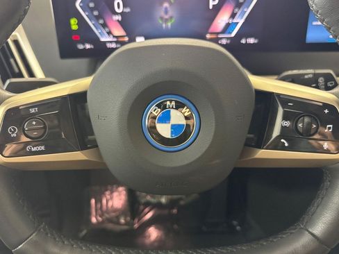 Used 2025 BMW iX xDrive50 w/ Premium Package AWD/4WD image 10