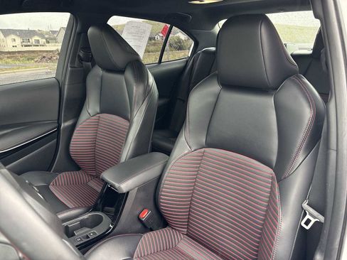 Used 2025 Toyota Corolla XSE FWD image 17