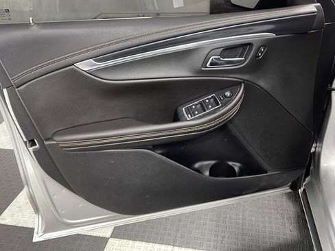 Used 2018 Chevrolet Impala LT FWD image 12