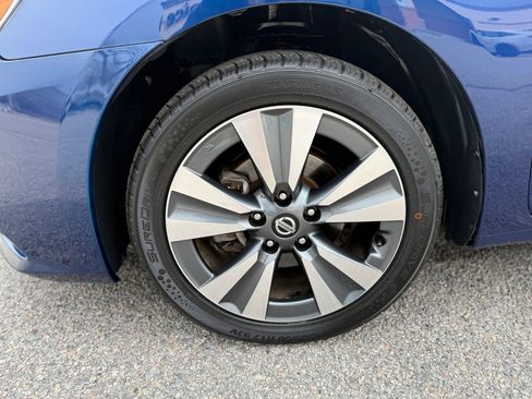 Used 2019 Nissan Sentra SV w/ Special Edition Package image 13