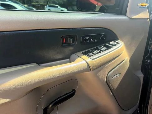 Used 2004 Chevrolet Avalanche 2500 w/ Preferred Equipment Group AWD/4WD image 20
