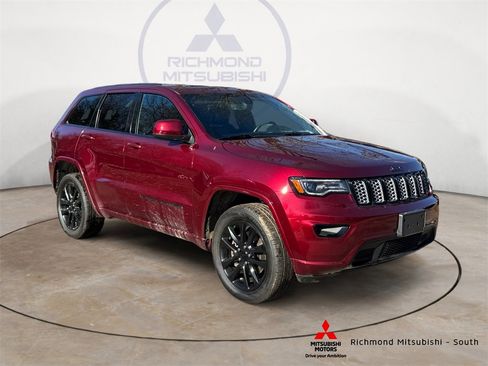Used 2022 Jeep Grand Cherokee Laredo X image 1