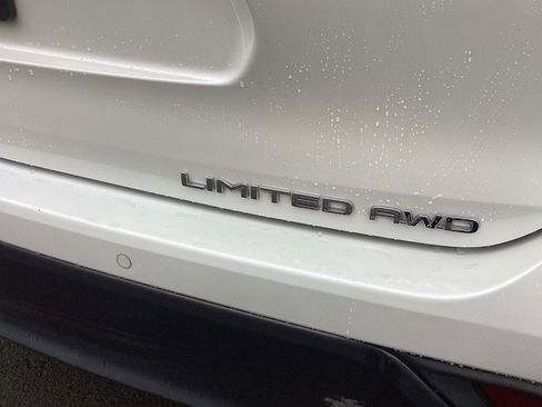 Used 2020 Toyota Highlander Limited image 18