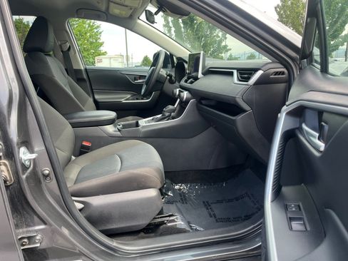 Used 2025 Toyota RAV4 XLE AWD/4WD image 26