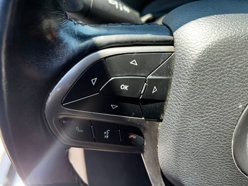Used 2019 Jeep Cherokee Limited w/ Luxury Group AWD/4WD image 29