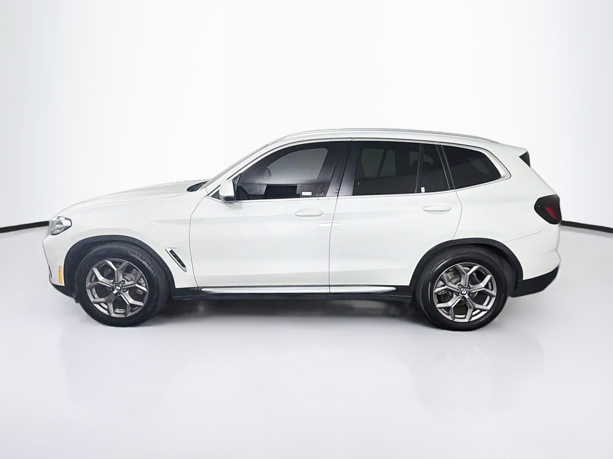 Used 2022 BMW X3 sDrive30i w/ Premium Package 2 (ZPA) RWD image 4