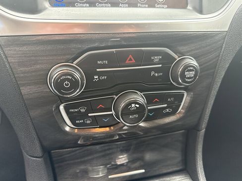 Used 2021 Chrysler 300 Touring L image 35